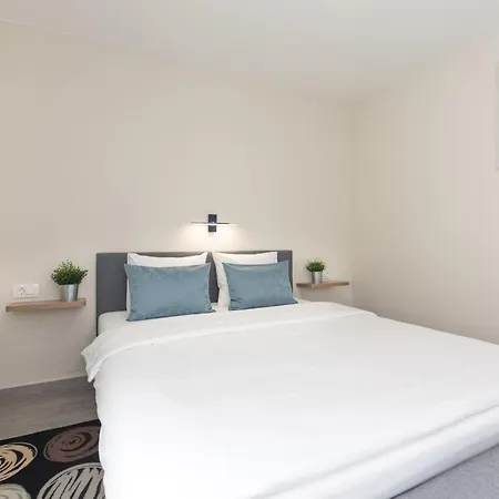 Mares Apartamento Krk Town