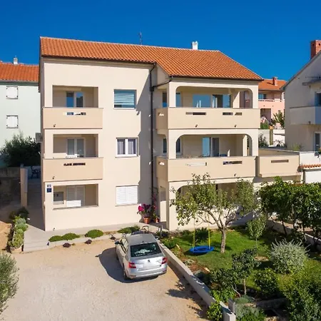 Mares Krk Town